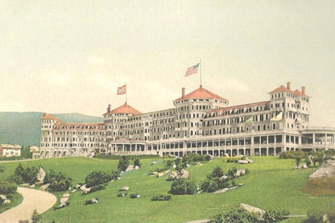 The Mount Washington Hotel, Bretton Woods, New Hampshire (ca. 1910), Site of the Bretton Woods Conference 1944. Public Domain